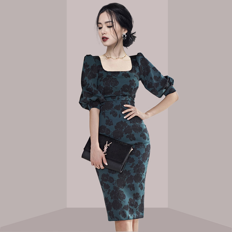 エレガントな花柄プリントのスリムフィットミディ丈ワンピース、 - French Vintage Floral Midi Dress のレビューと価格